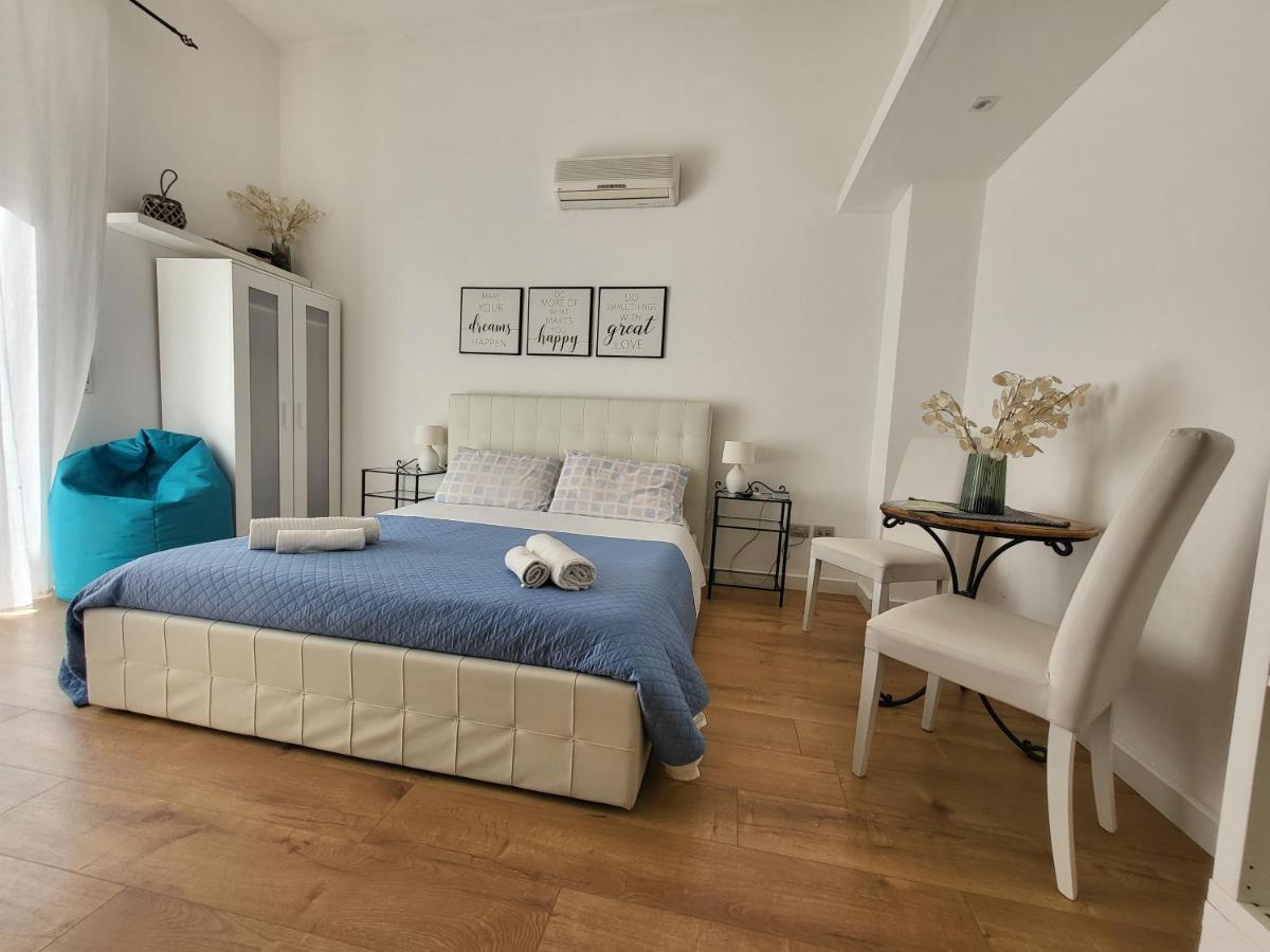 Living Cagliari Marina Bed & Breakfast Eksteriør bilde