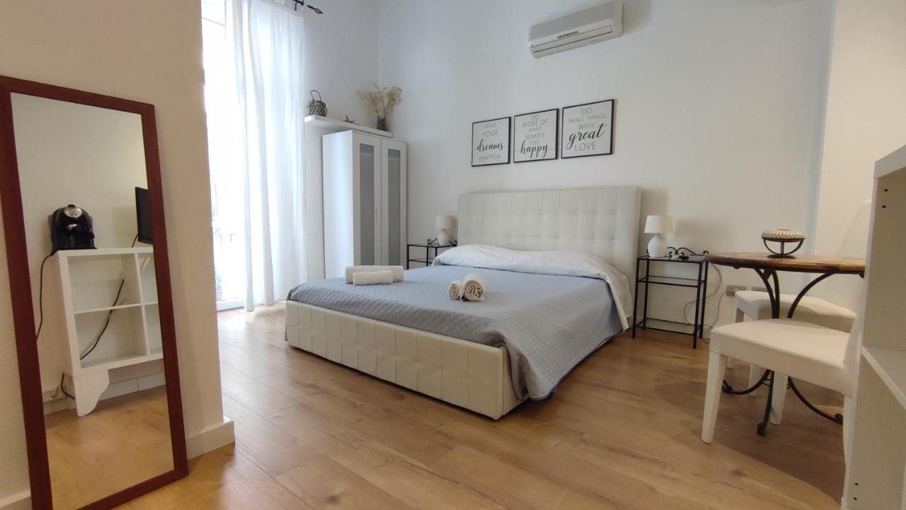 Living Cagliari Marina Bed & Breakfast Eksteriør bilde